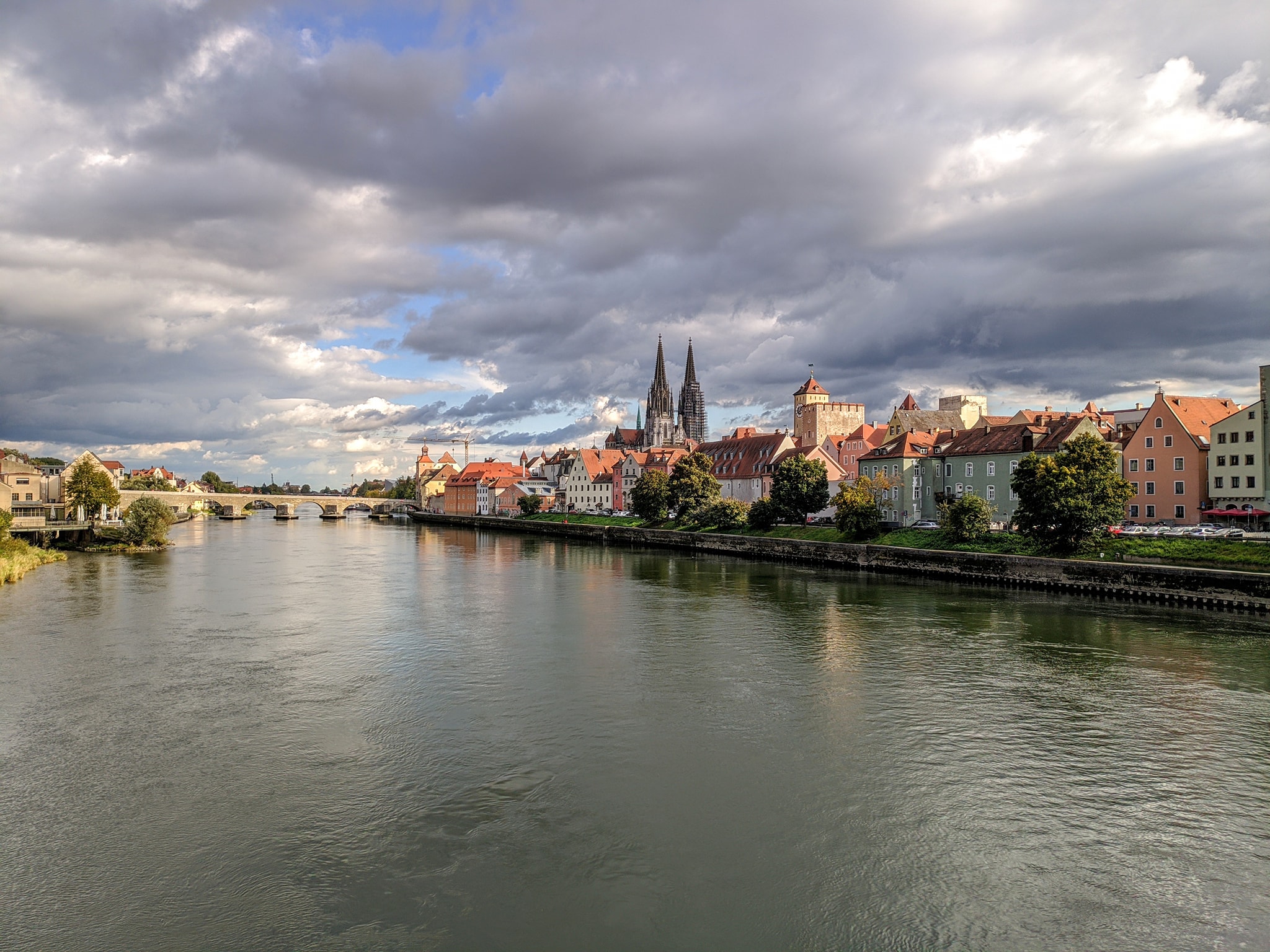Er sucht sie raum regensburg